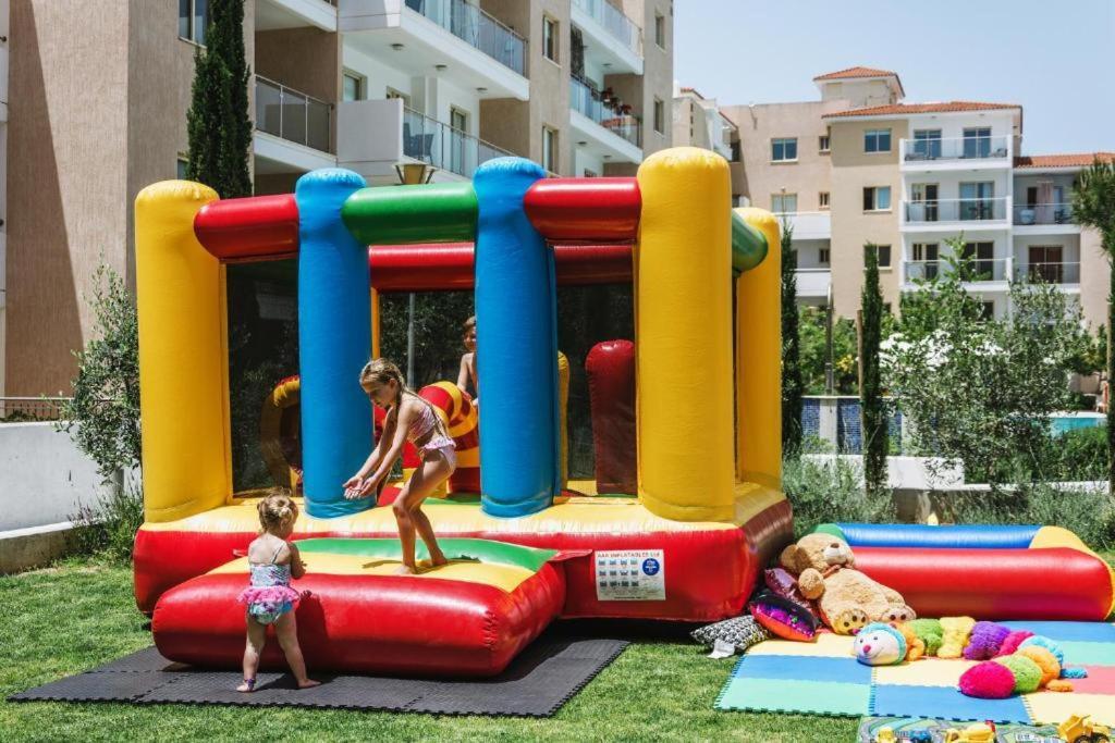 Elysia Park Apartments Paphos Kültér fotó